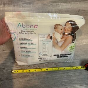 Maternity Essentials Abana store breastmilk 100 pre-sterilized bags